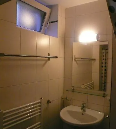 Houseboat Vliegenbos Bed & Breakfast *