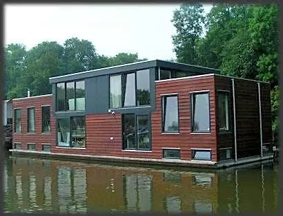 Houseboat Vliegenbos