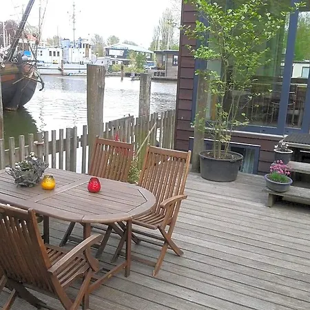 Houseboat Vliegenbos Pensión 3*