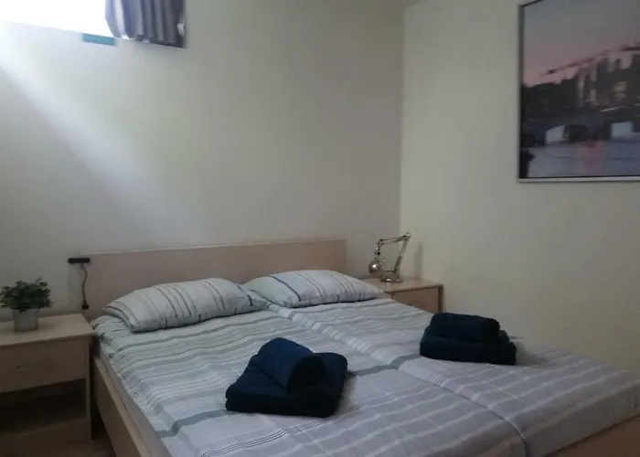 Houseboat Vliegenbos Pensjonat 3*