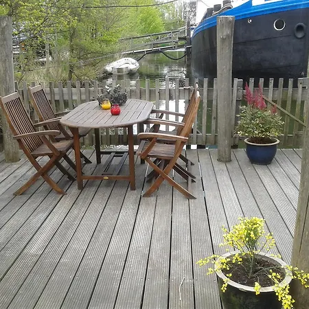 Houseboat Vliegenbos אמסטרדם